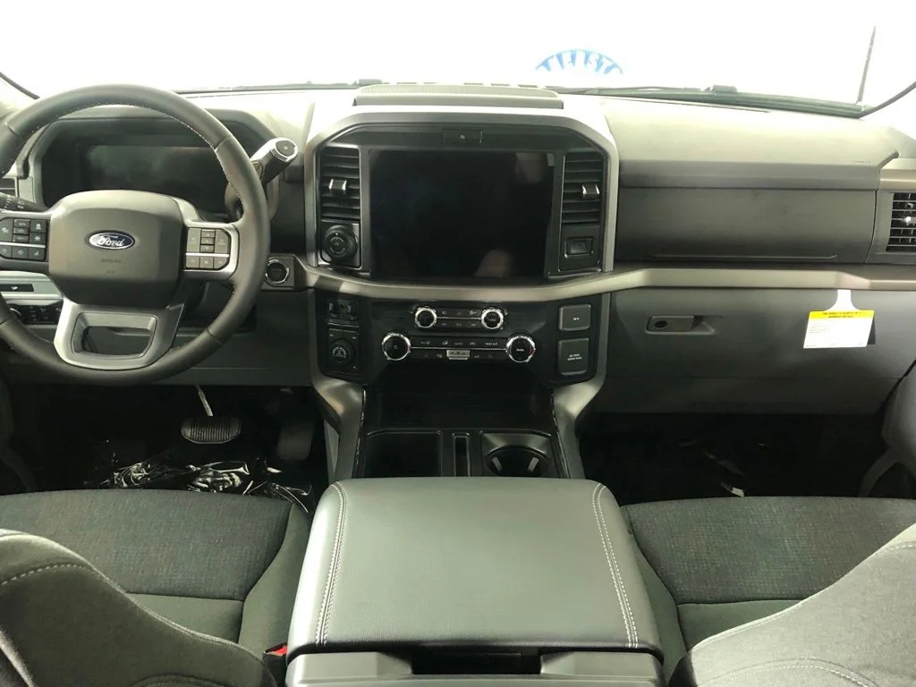 New 2026 Agate Black Metallic Ford XLT image 7