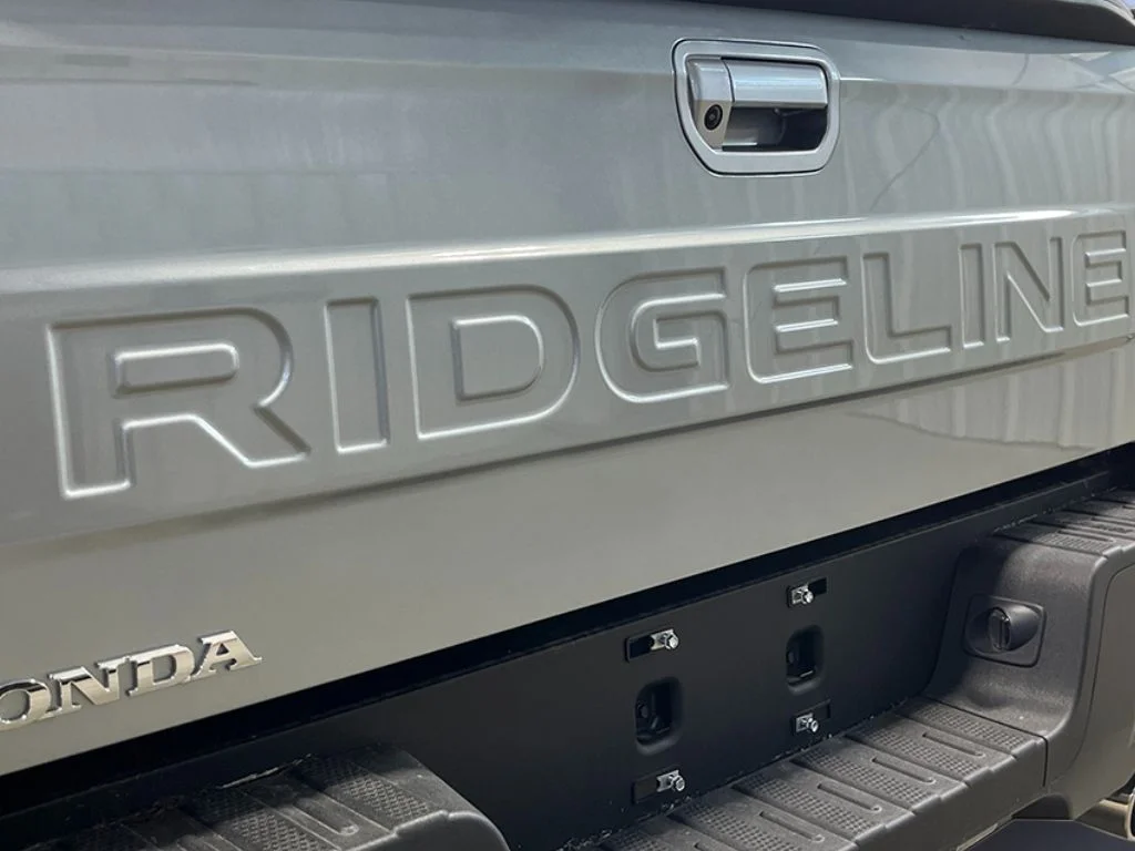 New 2026 Solar Silver Metallic Honda RTL image 5