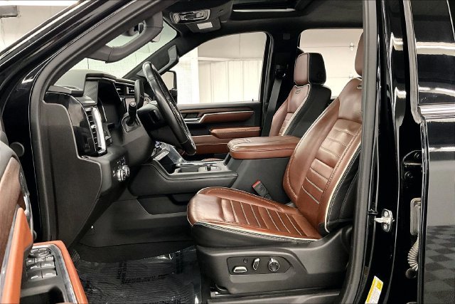 Used 2024 Onyx Black GMC Denali Ultimate image 21