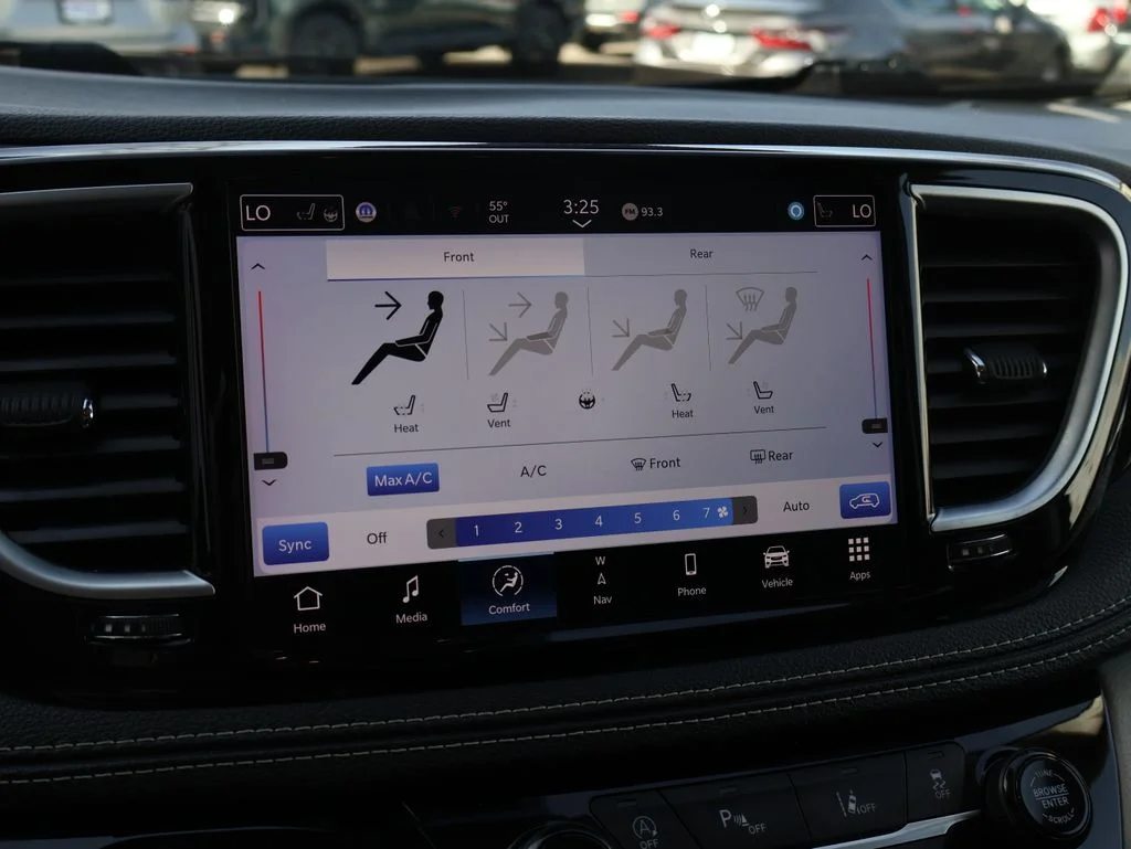 2024 Chrysler Pacifica Limited - Photo 38