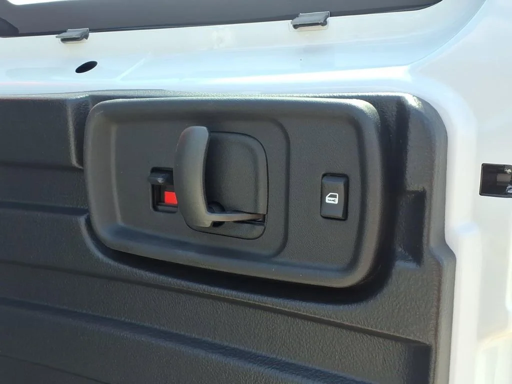 2026 Chevrolet Express Cargo Work Van - Photo 27