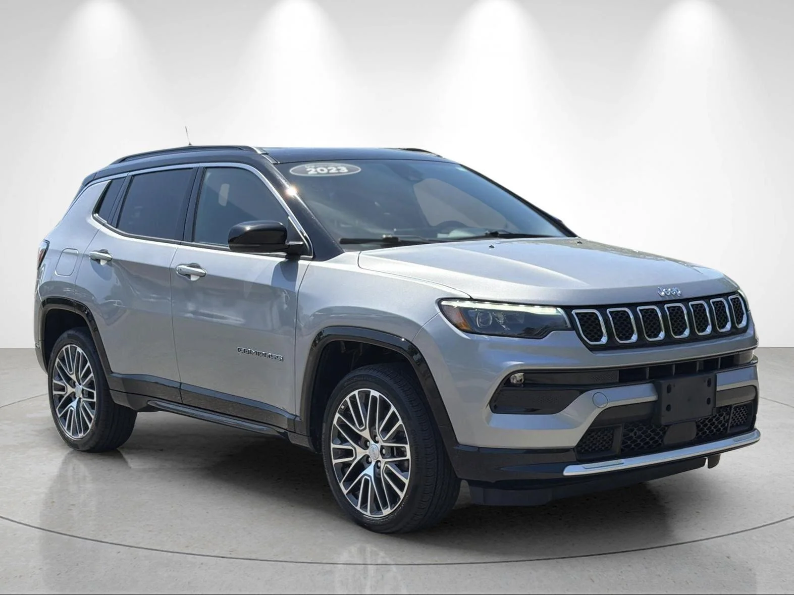 Used 2023 Billet Silver Metallic Clearcoat Jeep Limited image 7