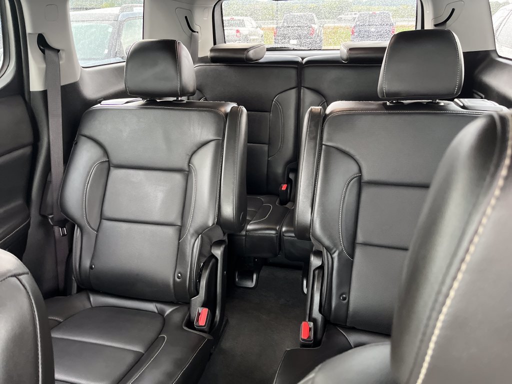 Used 2023 Silver GMC SLT image 13
