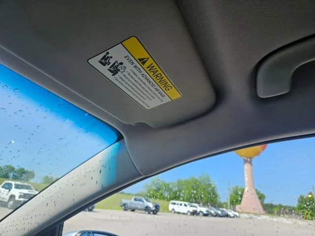 Used 2018 Silver Kia LX image 21