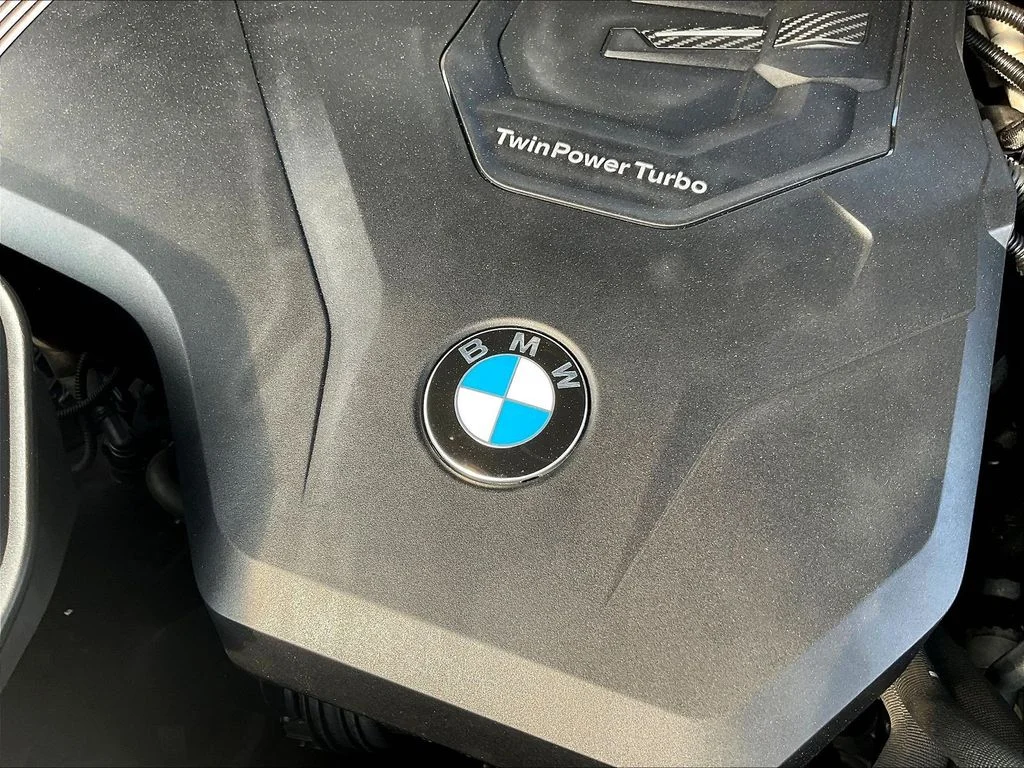 Used 2022 Dark Graphite BMW xDrive30i image 33