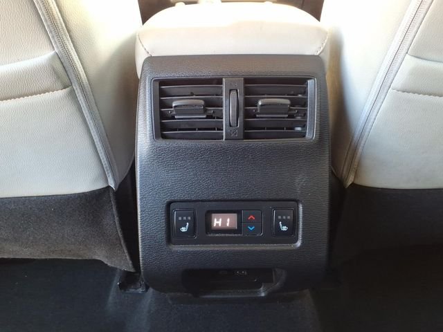 Used 2022  Mitsubishi SEL image 26