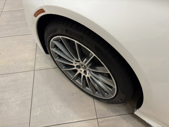 New 2026 MANUFAKTUR Moonlight White Metallic Mercedes-Benz 4MATIC® image 33