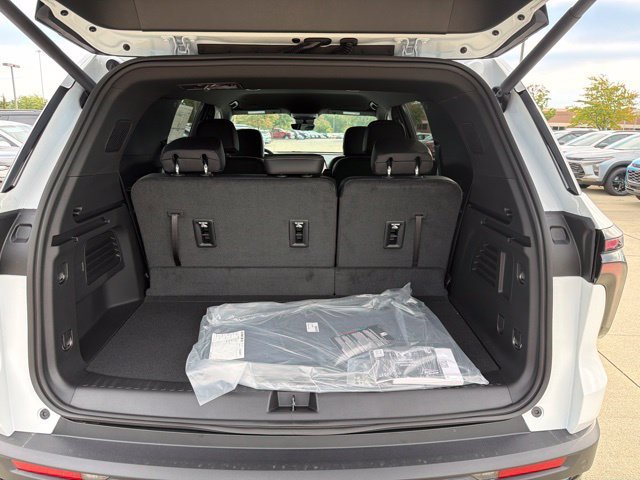 2027 Chevrolet Traverse LT - Photo 28