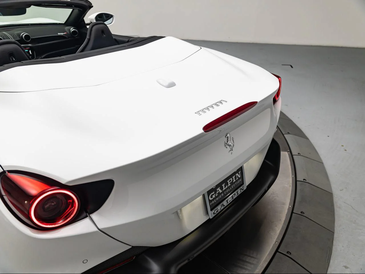 Used 2023 Bianco Cervino Ferrari M image 42