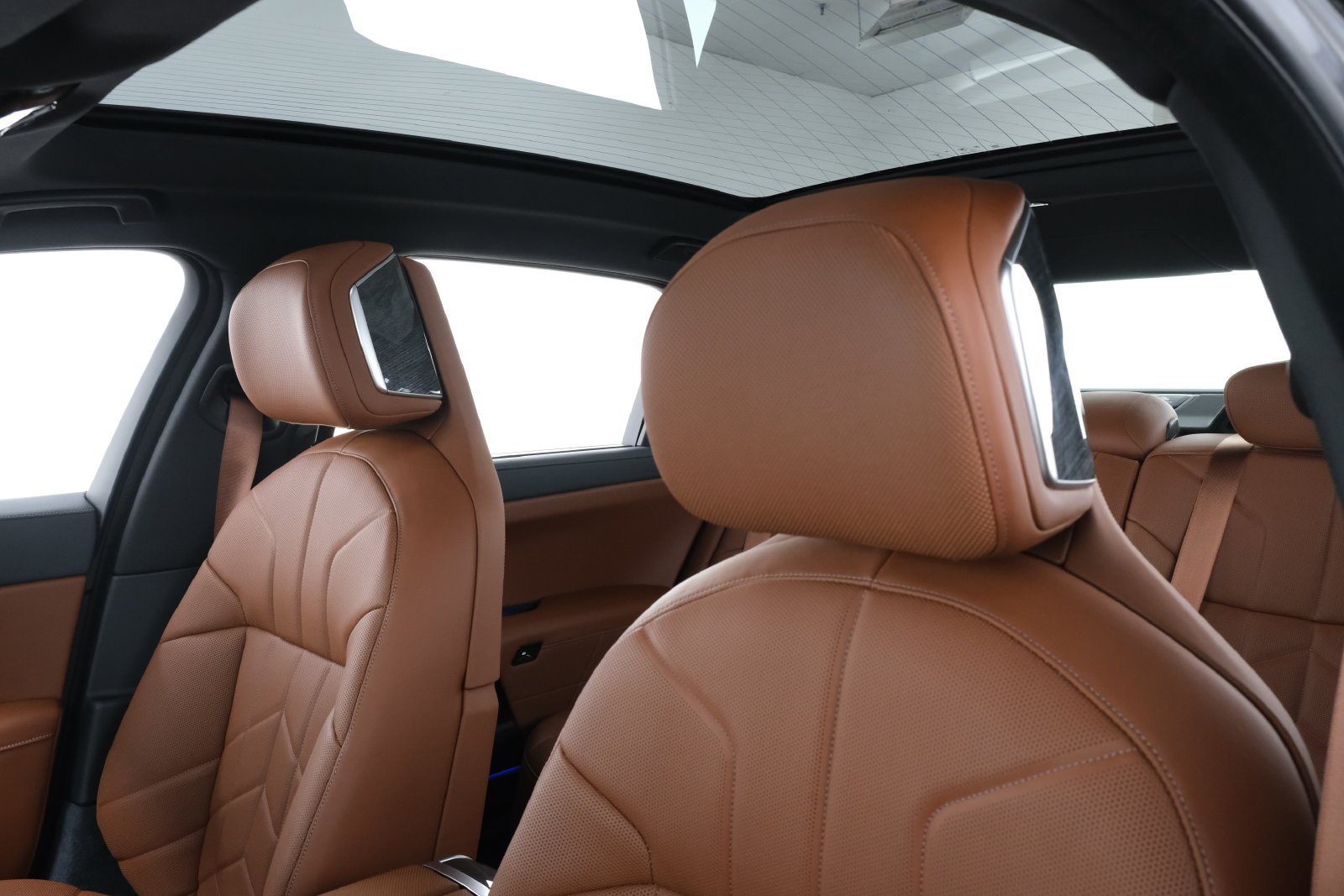 2025 BMW 7 Series 760i - Photo 28
