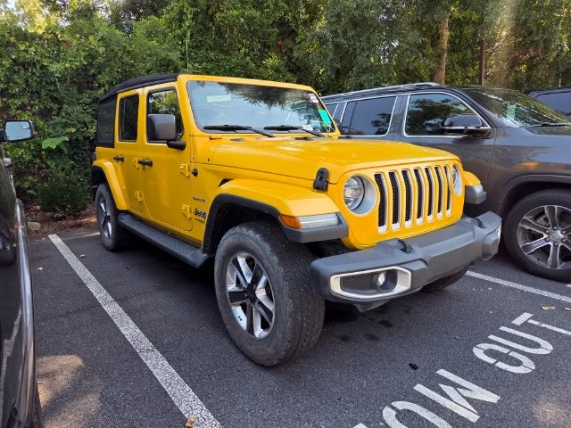 Used 2020  Jeep Unlimited Sahara image 3