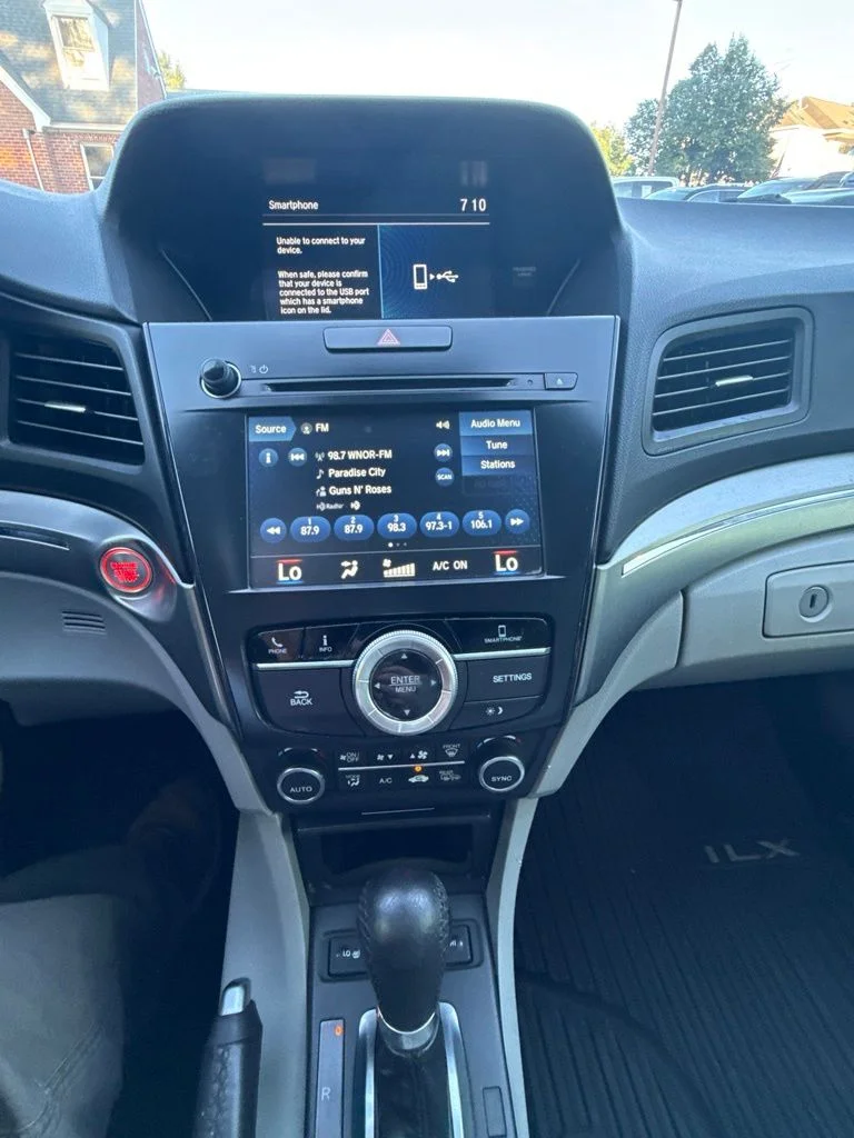 Used 2020  Acura Premium Package image 18