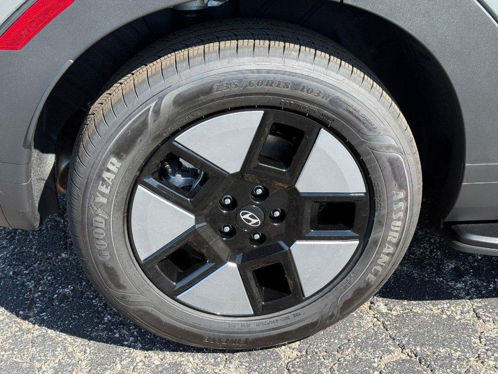 New 2026 Gray Hyundai SEL image 4