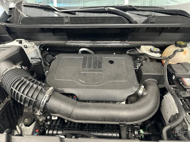 Used 2023 White GMC SLE image 20