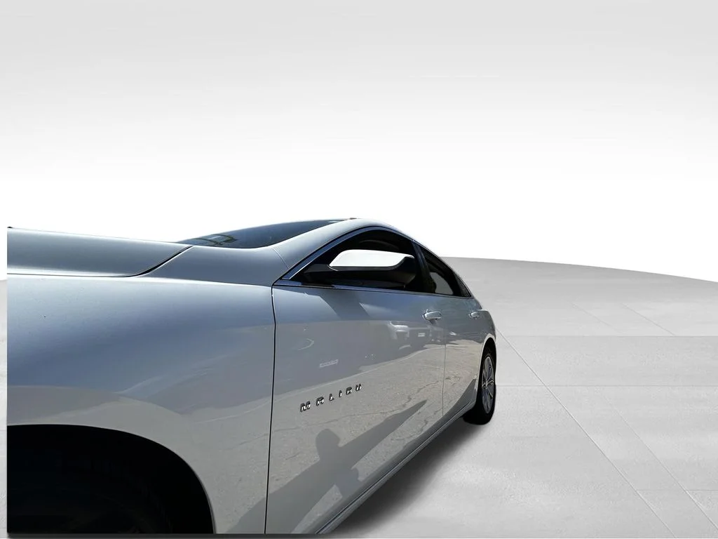 Used 2024 White Chevrolet LT image 28