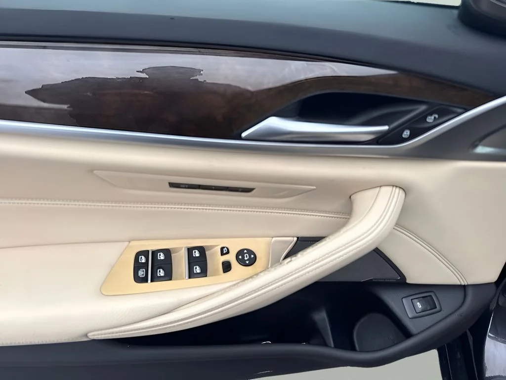 Used 2019 Gray BMW 540i xDrive image 15
