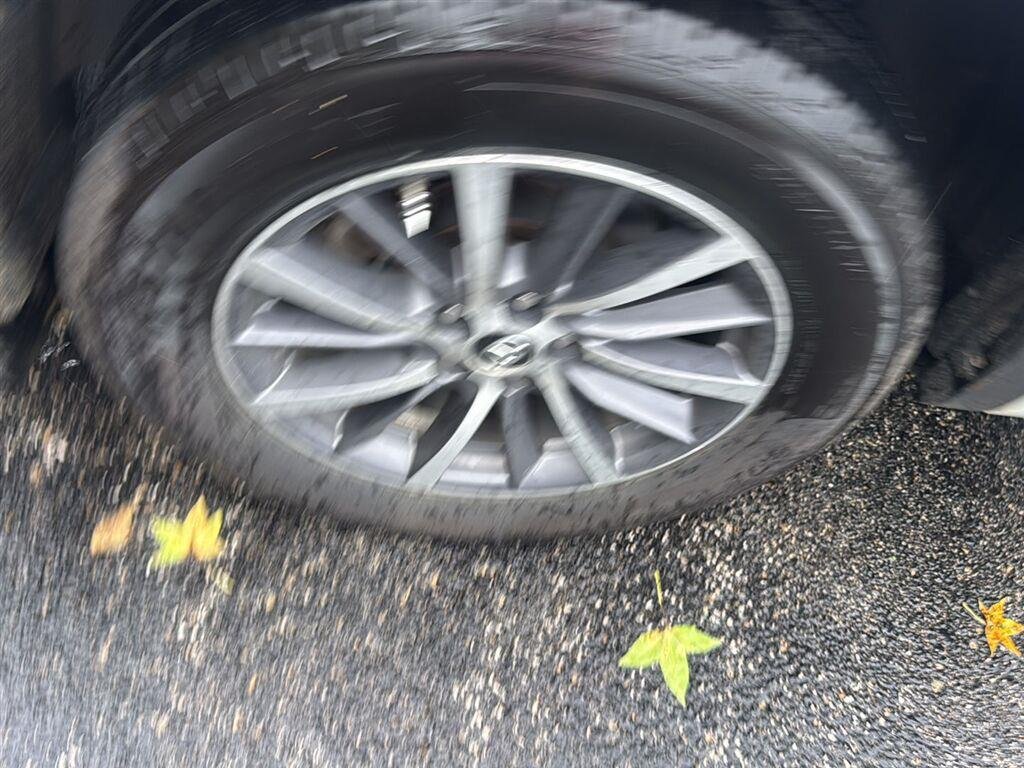 Used 2017  Toyota XLE image 10