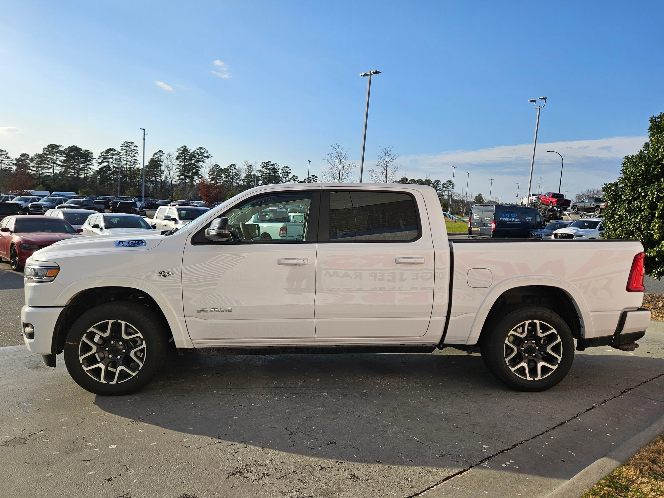 New 2026 Bright White Clear-Coat Exterior Paint RAM Laramie image 4