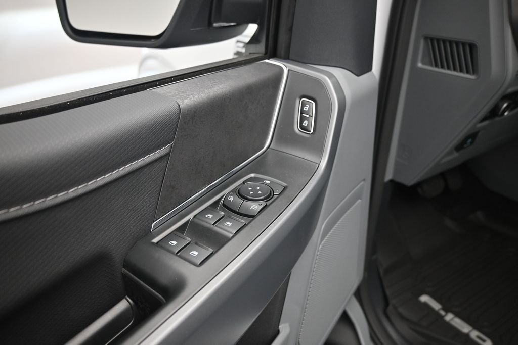 New 2026 Oxford White Ford XLT image 10