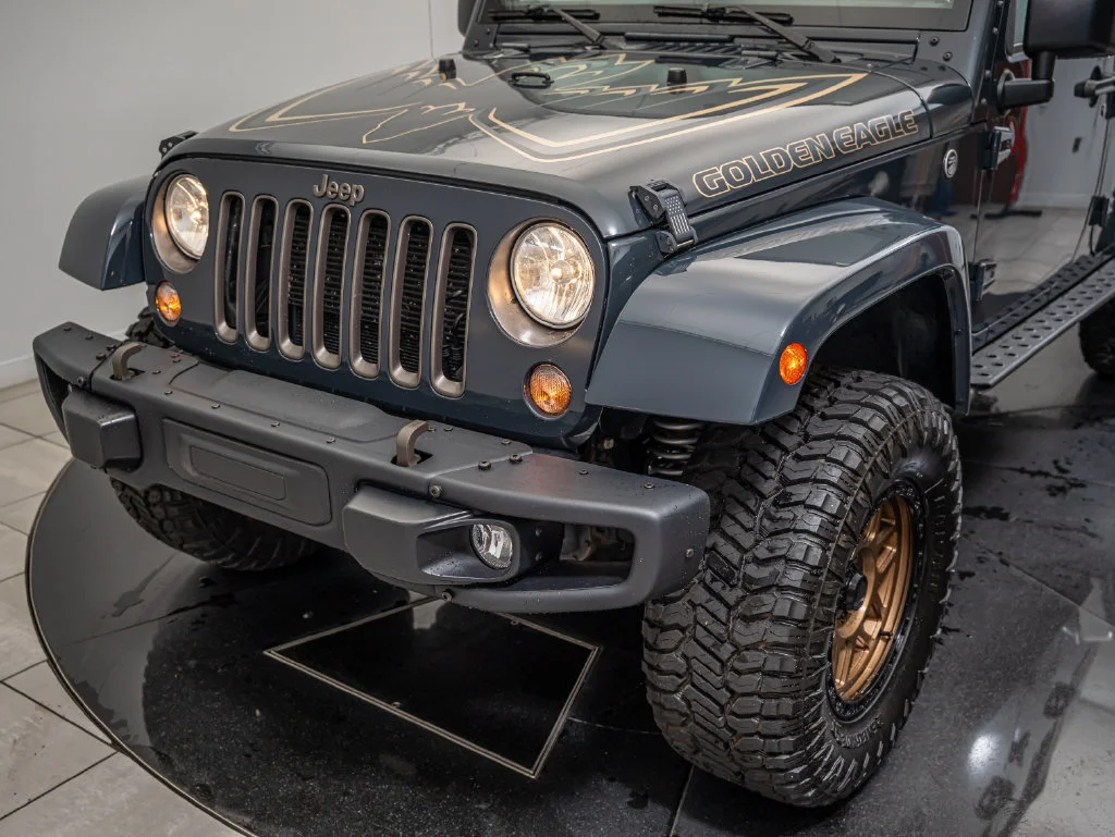 Used 2018 Rhino Clearcoat Jeep Unlimited Sport image 12