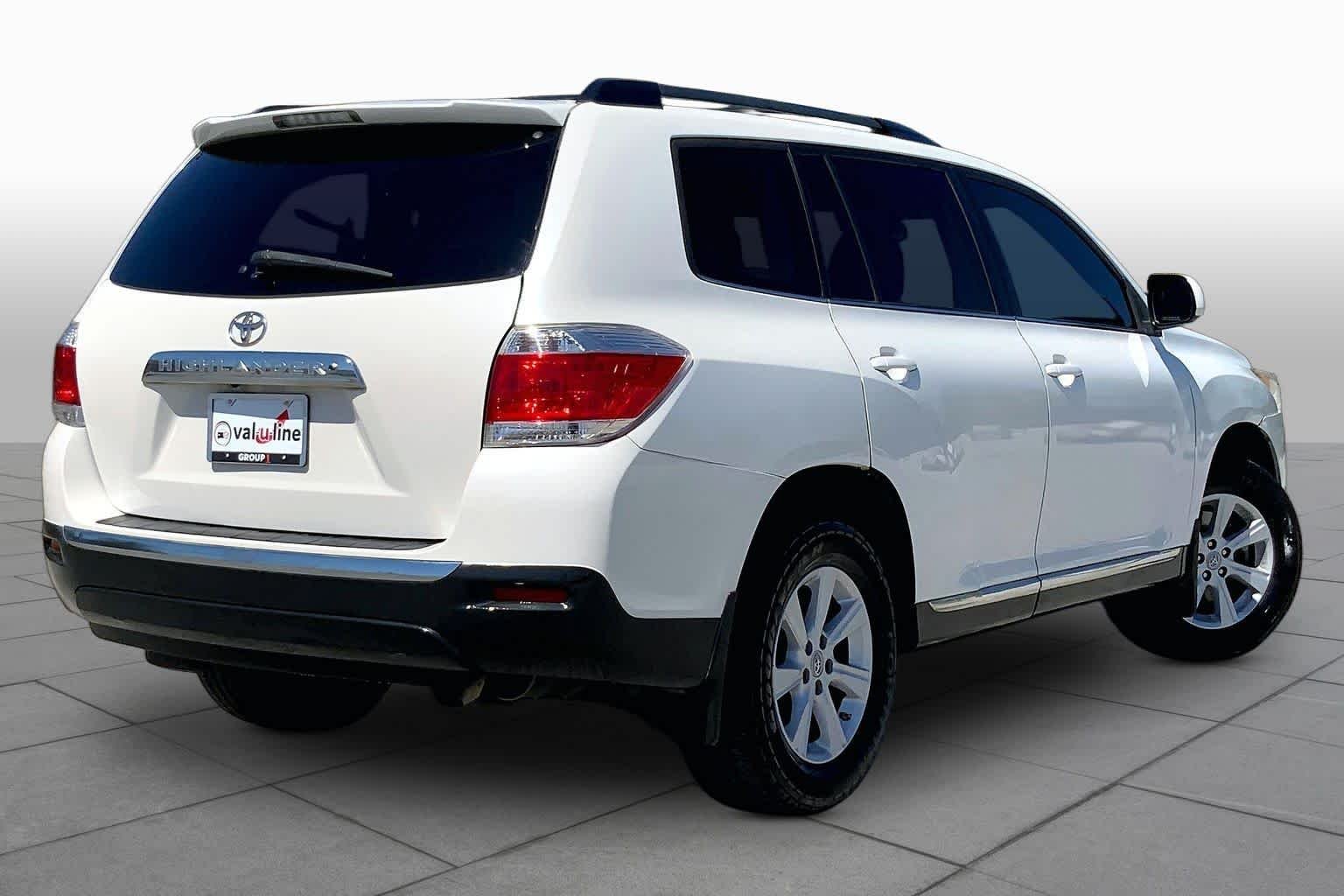 Used 2012 Blizzard Pearl Toyota  image 12
