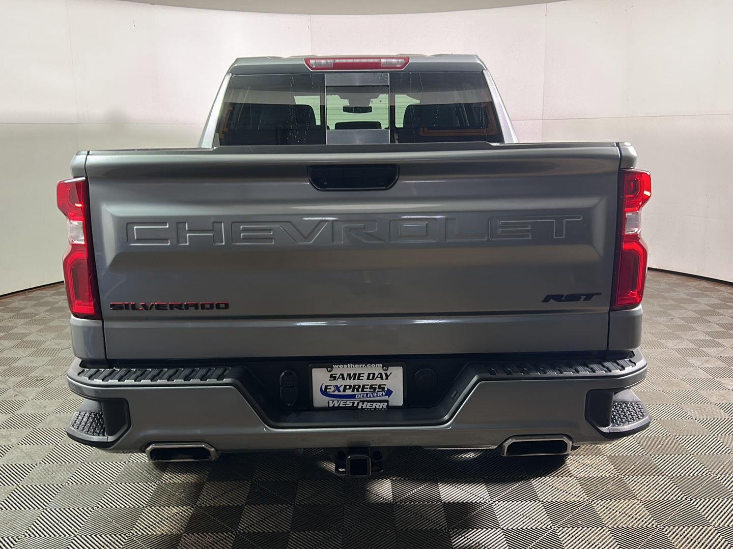 Used 2023 STERLING GRAY METALLIC Chevrolet RST image 7