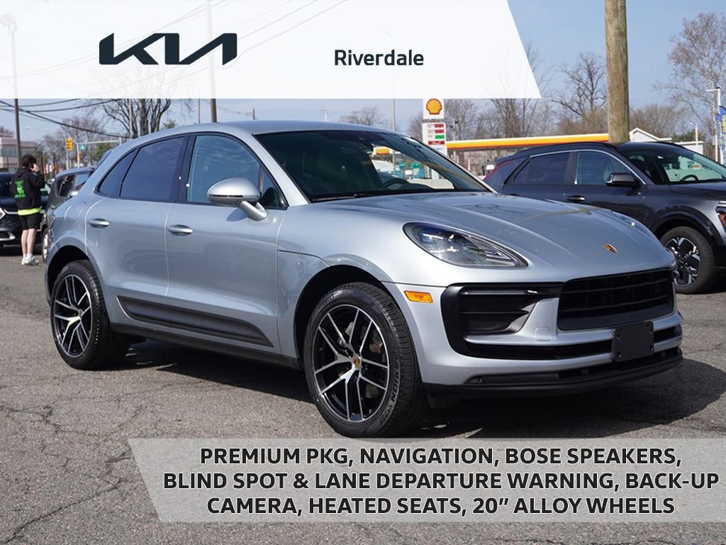 2022 Porsche Macan Base