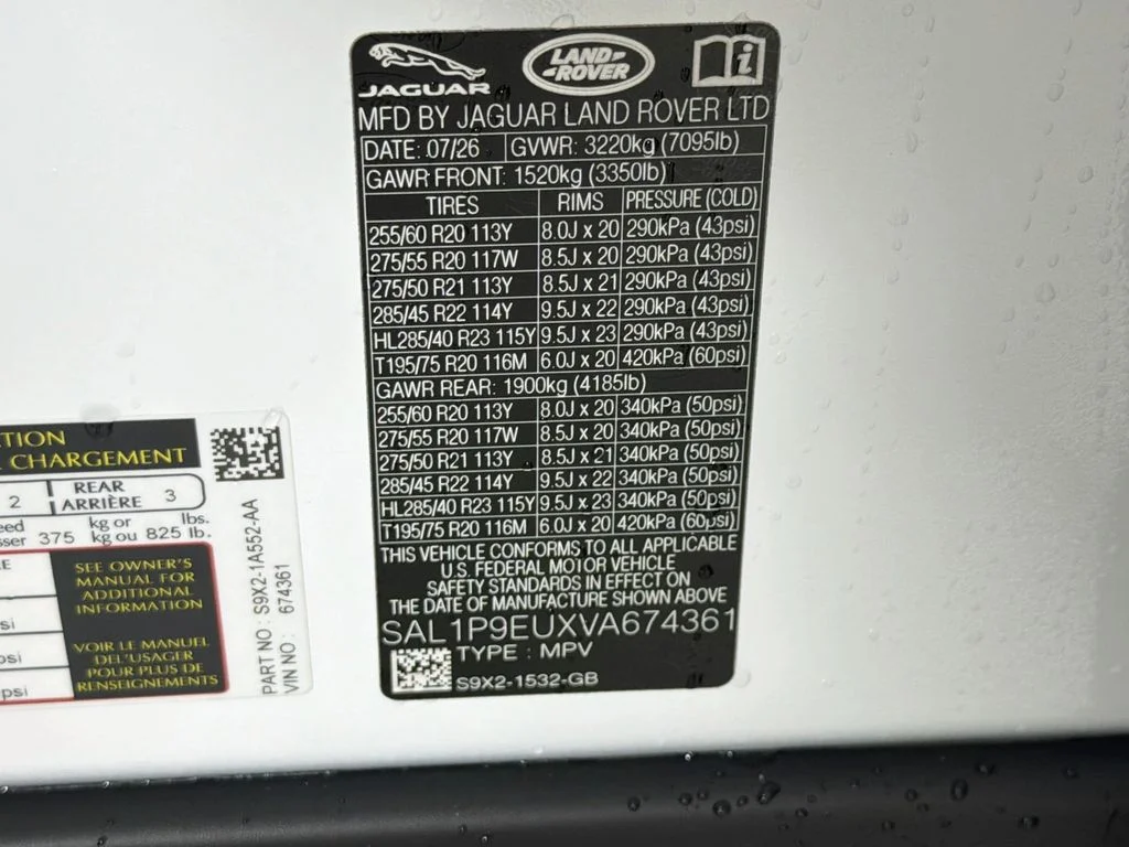 New 2027 Fuji White Land Rover SE image 34
