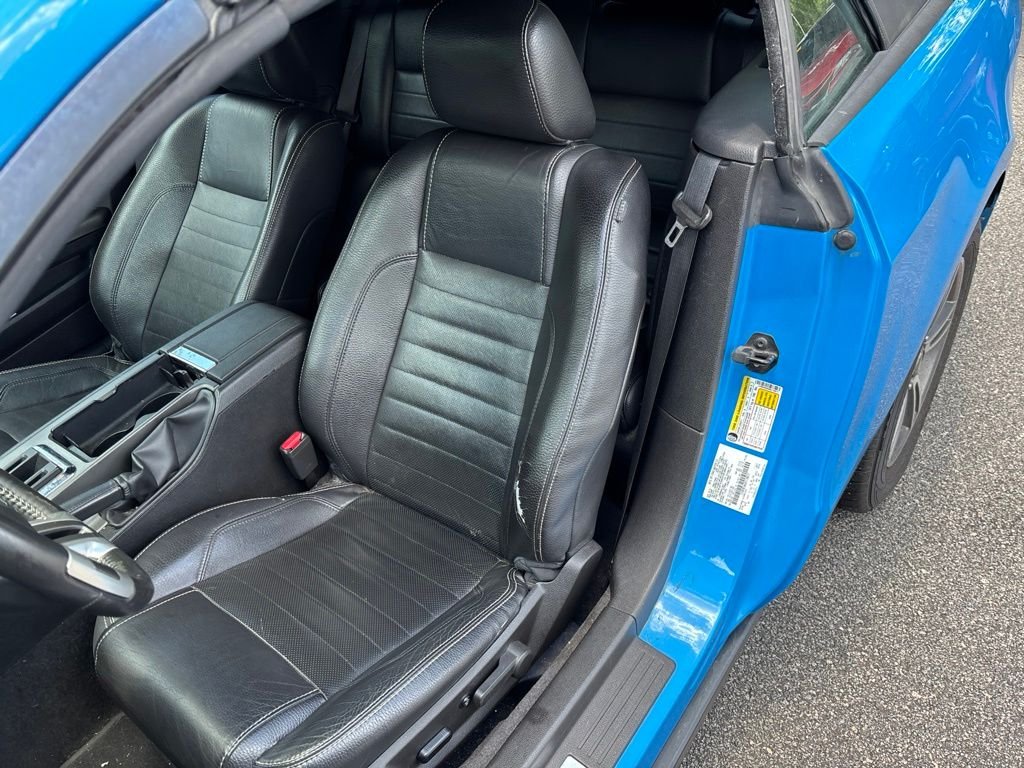 Used 2011 Blue Ford V6 Premium image 3