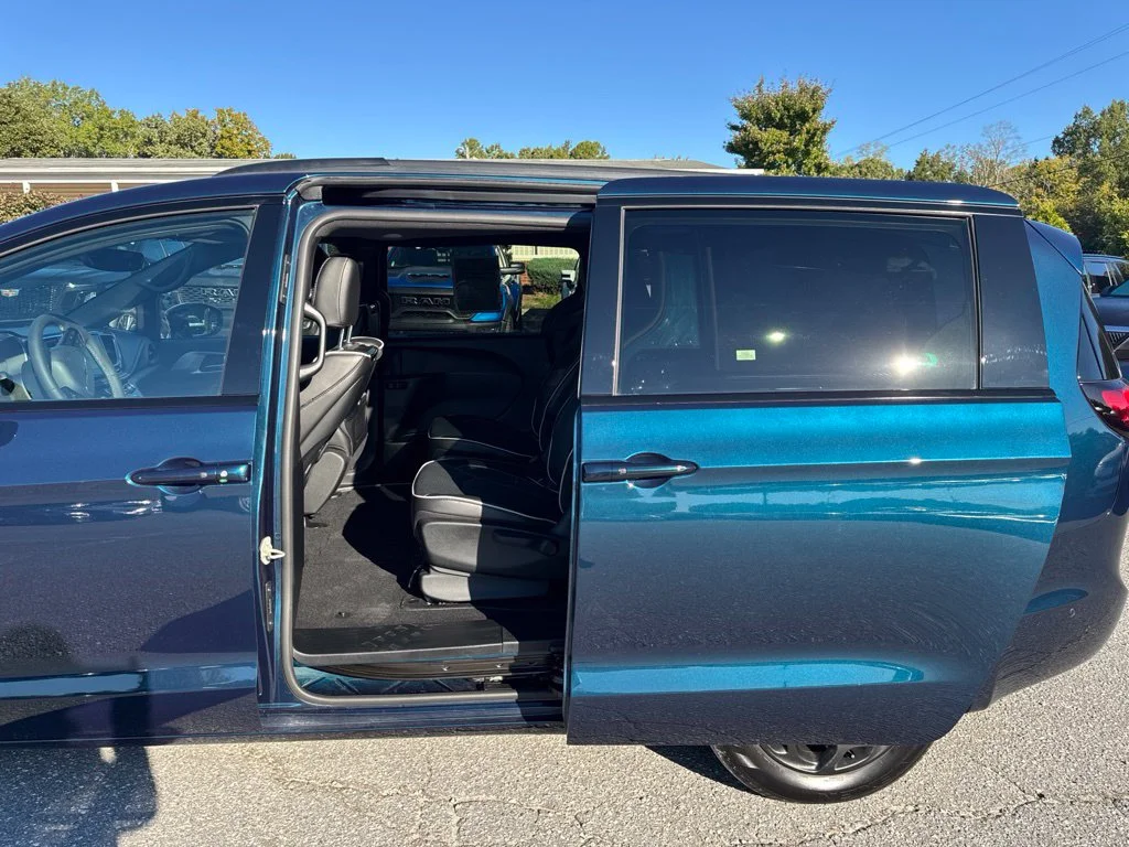 Used 2025 Blue Chrysler Select Premium S Appearance image 30