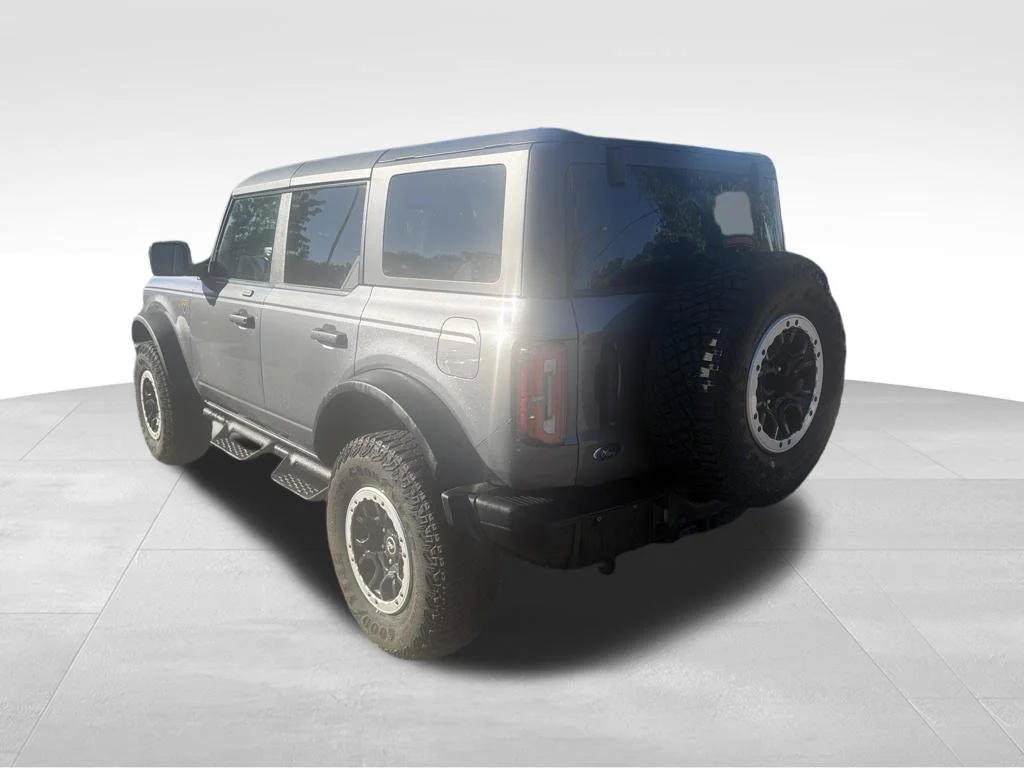 Used 2023 Gray Ford Badlands image 8