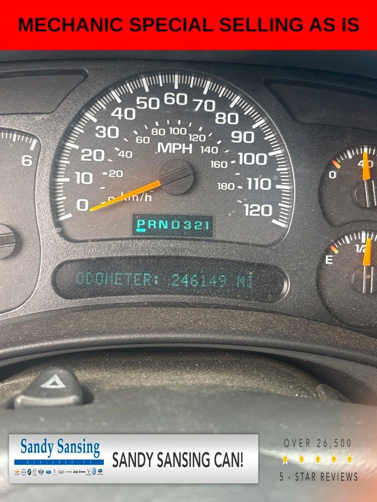 2005 Chevrolet Avalanche 2WD 1500 Series's photo