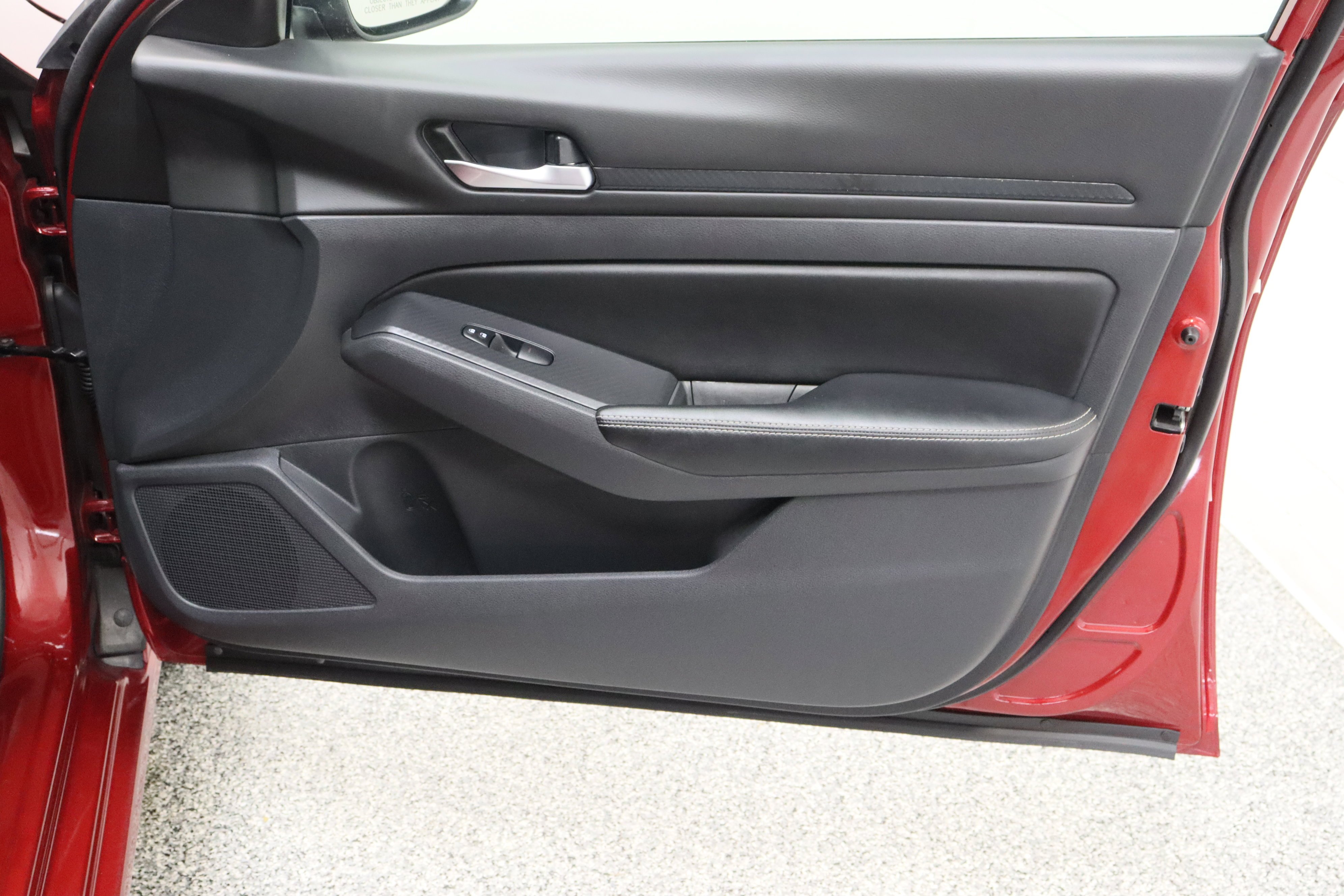 2025 Nissan Altima SV - Photo 34