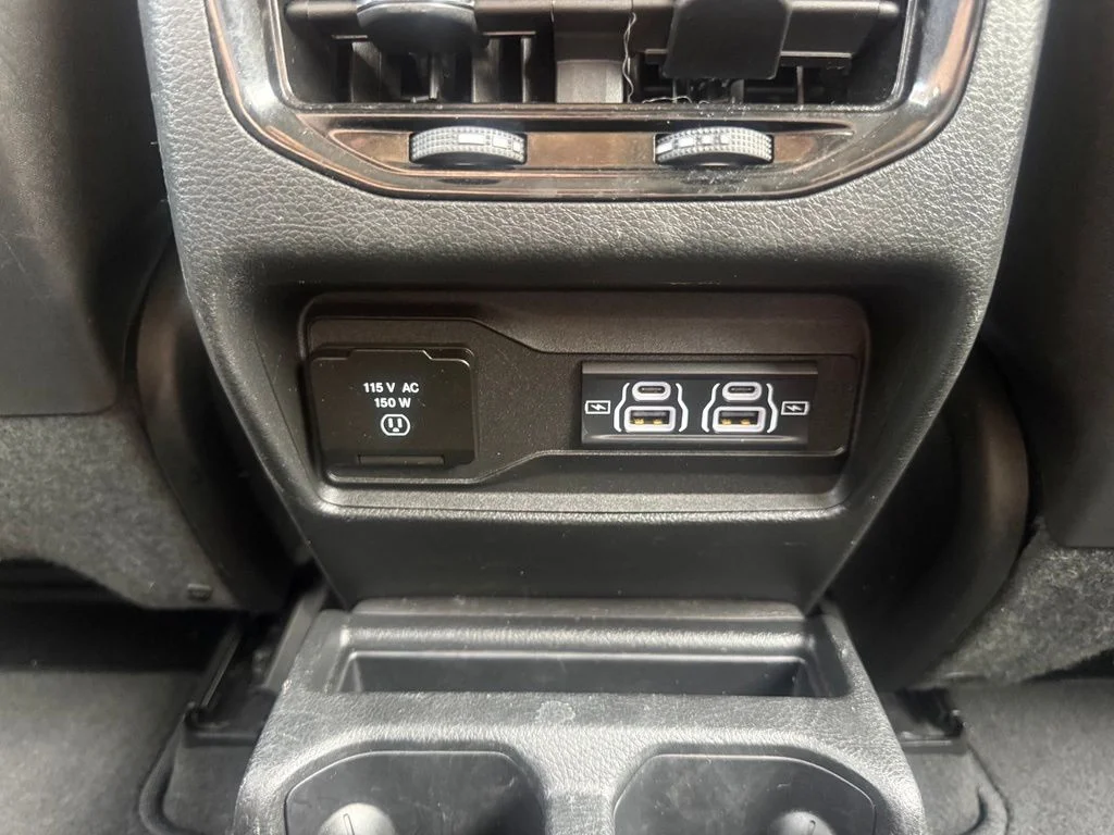Used 2023 White/off-white Jeep Limited image 35