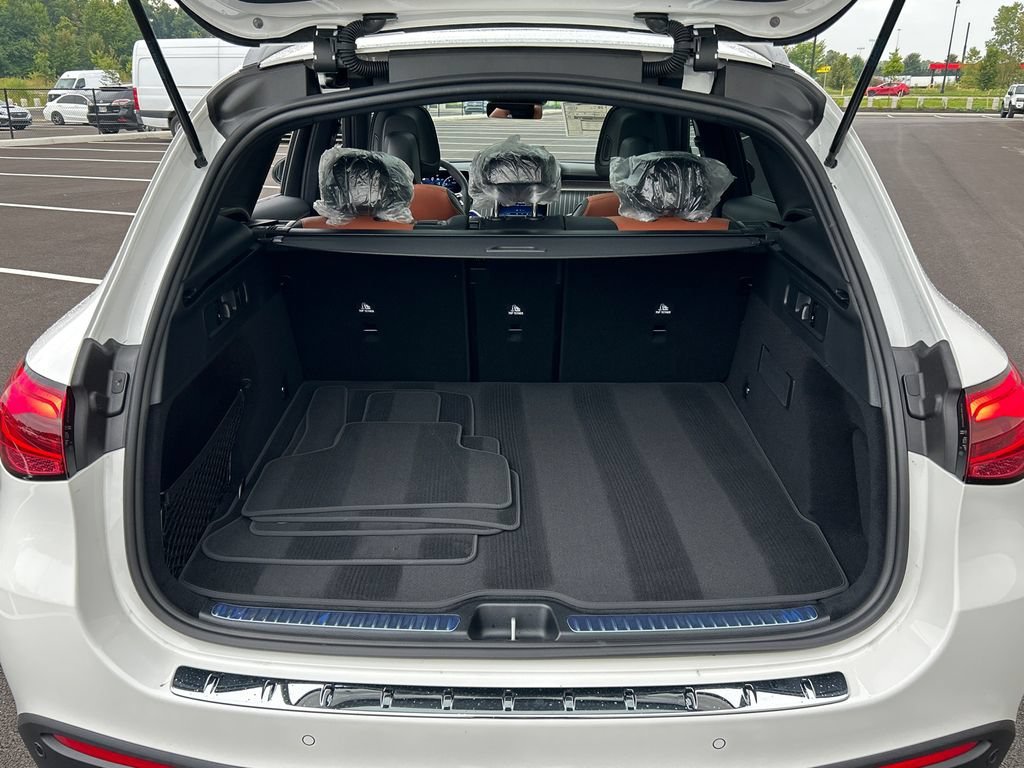 New 2027 Polar White Mercedes-Benz GLC 300 image 42