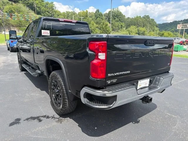 Used 2025 Black Chevrolet LT image 5