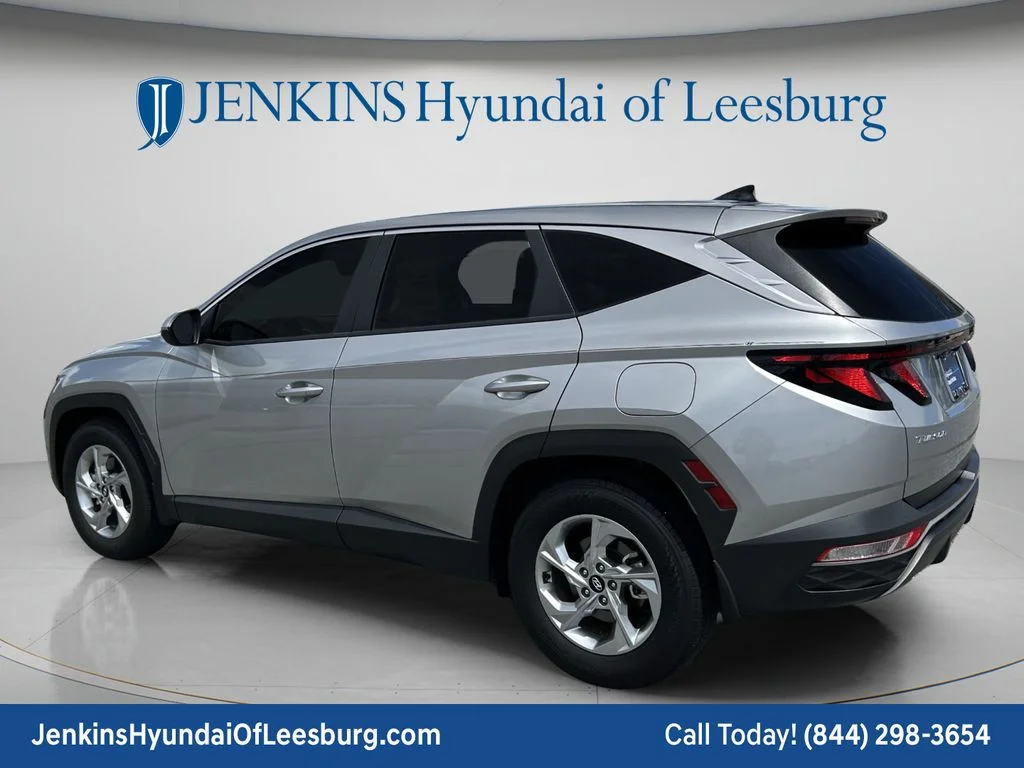Used 2024 Silver Hyundai SE image 7