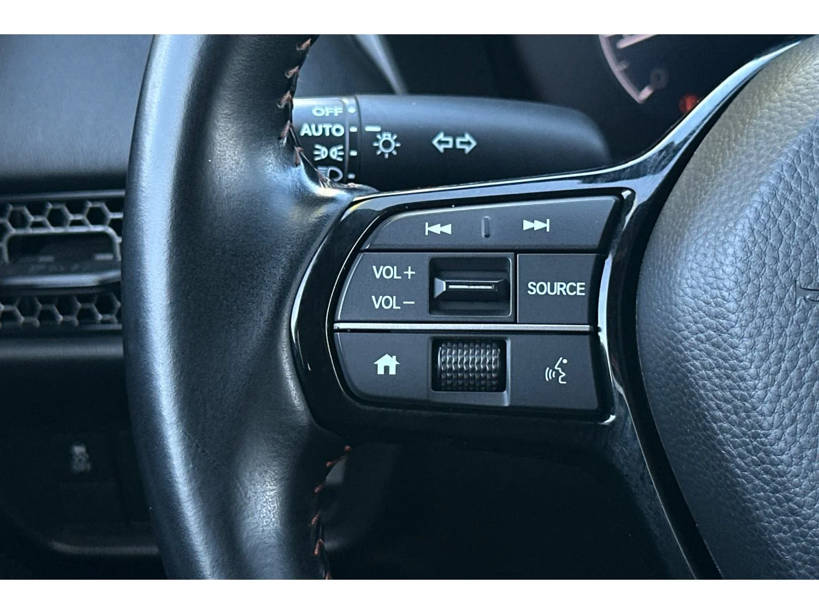 Used 2025 Platinum White Pearl Honda Sport image 37