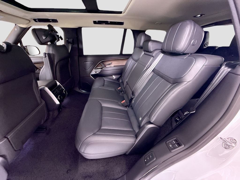 New 2026 Fuji White Land Rover SE image 21