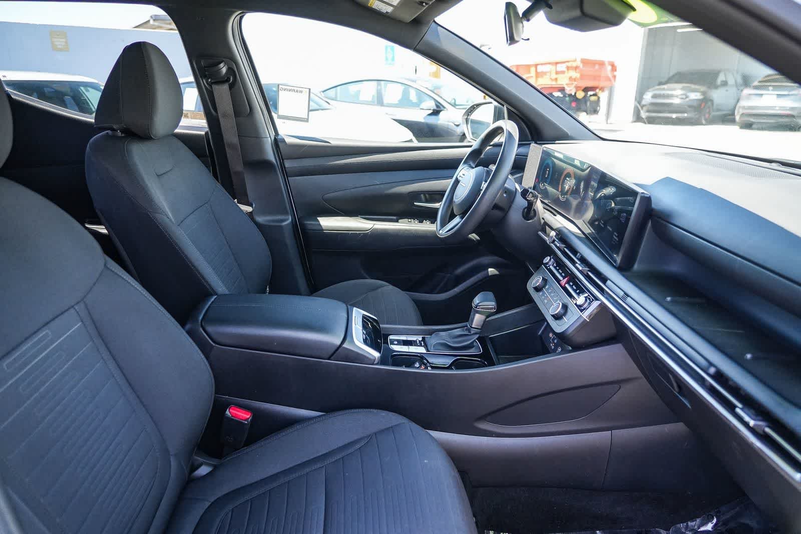 Used 2025 Atlas White Hyundai SE image 16