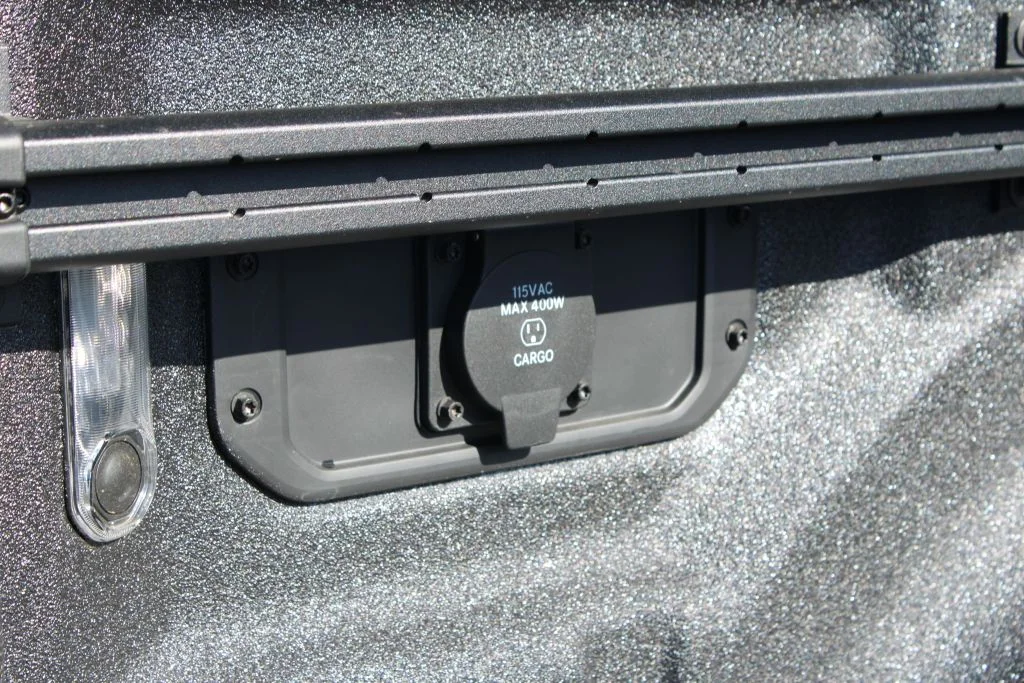 New 2026 Serrano-Green Metallic Exterior Paint Ram Laramie image 9