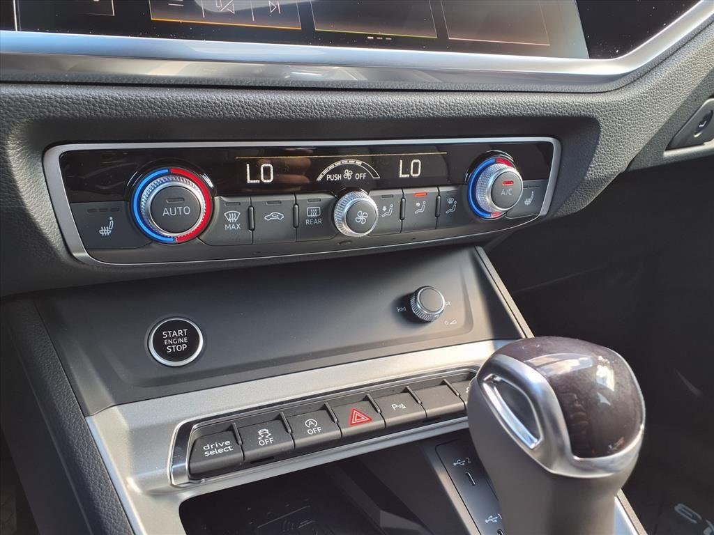 Used 2025 Mythos Black Metallic Audi S line Premium image 17