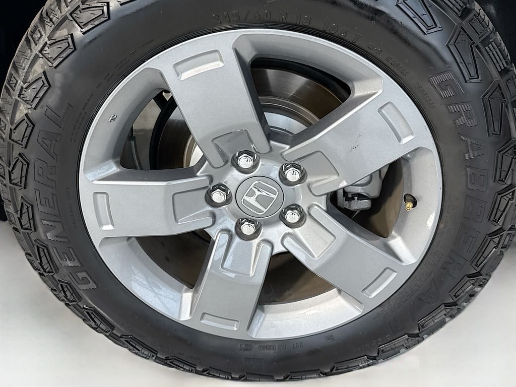 Certified Used 2025 Sonic Gray Pearl Honda TrailSport image 31
