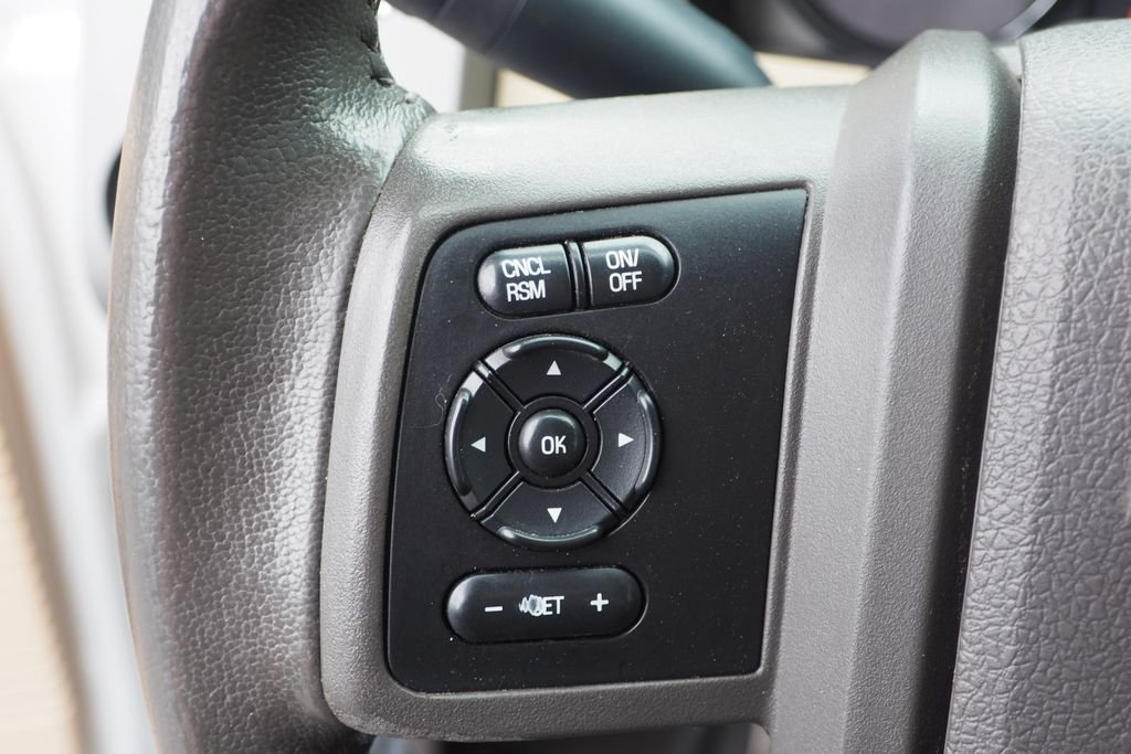 Used 2012 White Ford Lariat image 27