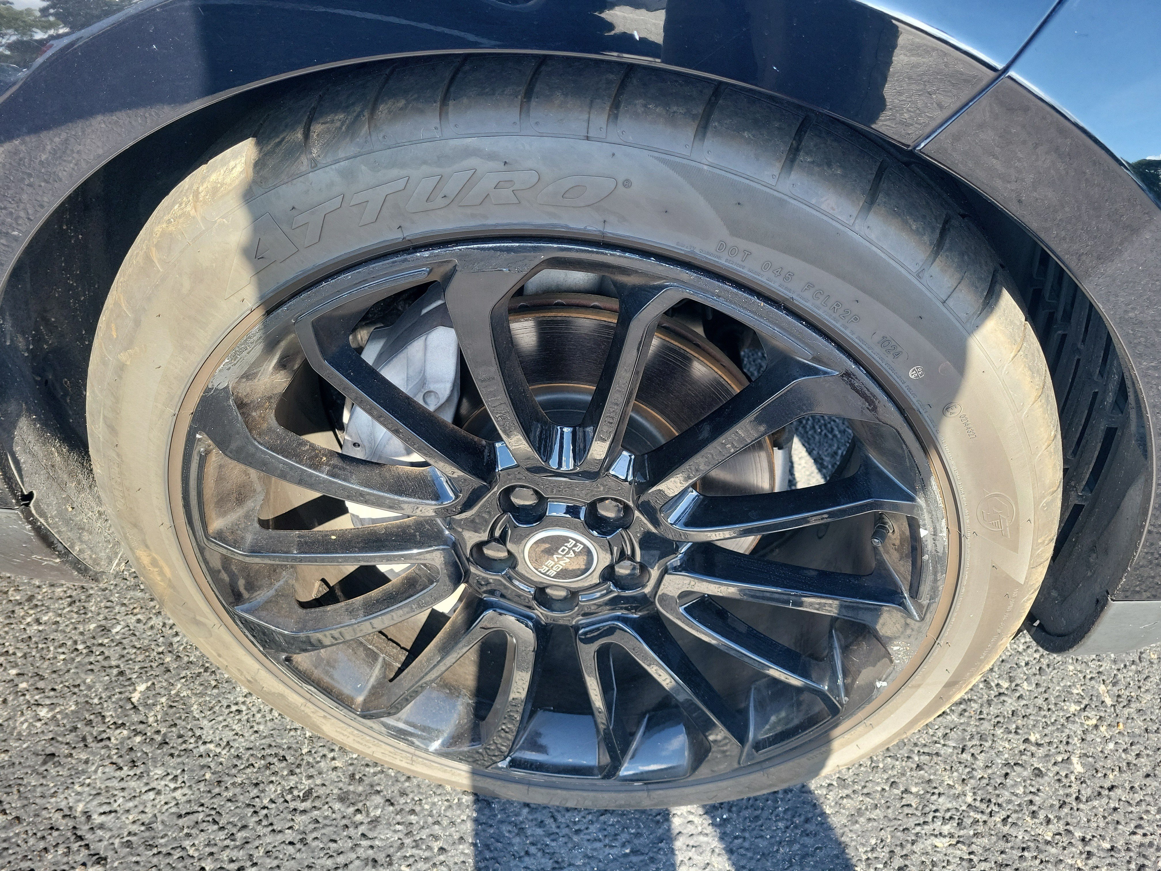 Used 2020 Santorini Black Metallic Land Rover SE image 7