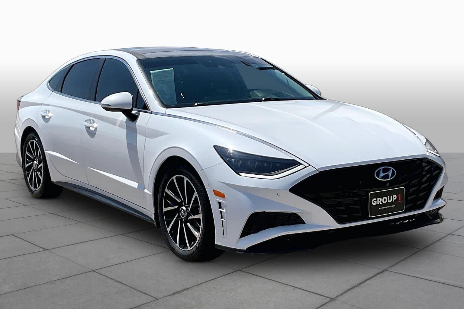 Used 2021 Quartz White Hyundai Limited image 3