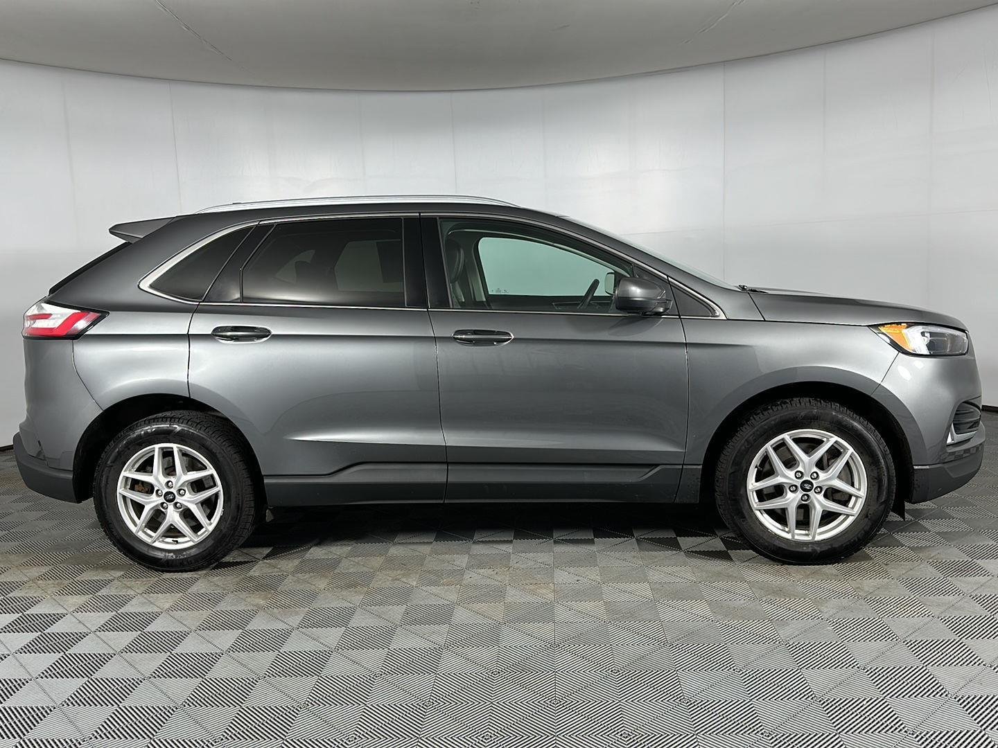 Used 2024 Carbonized Gray Ford SEL image 15