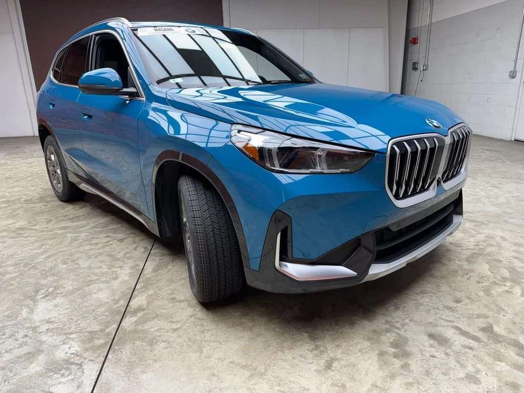 Used 2025 Blue BMW xDrive28i image 8