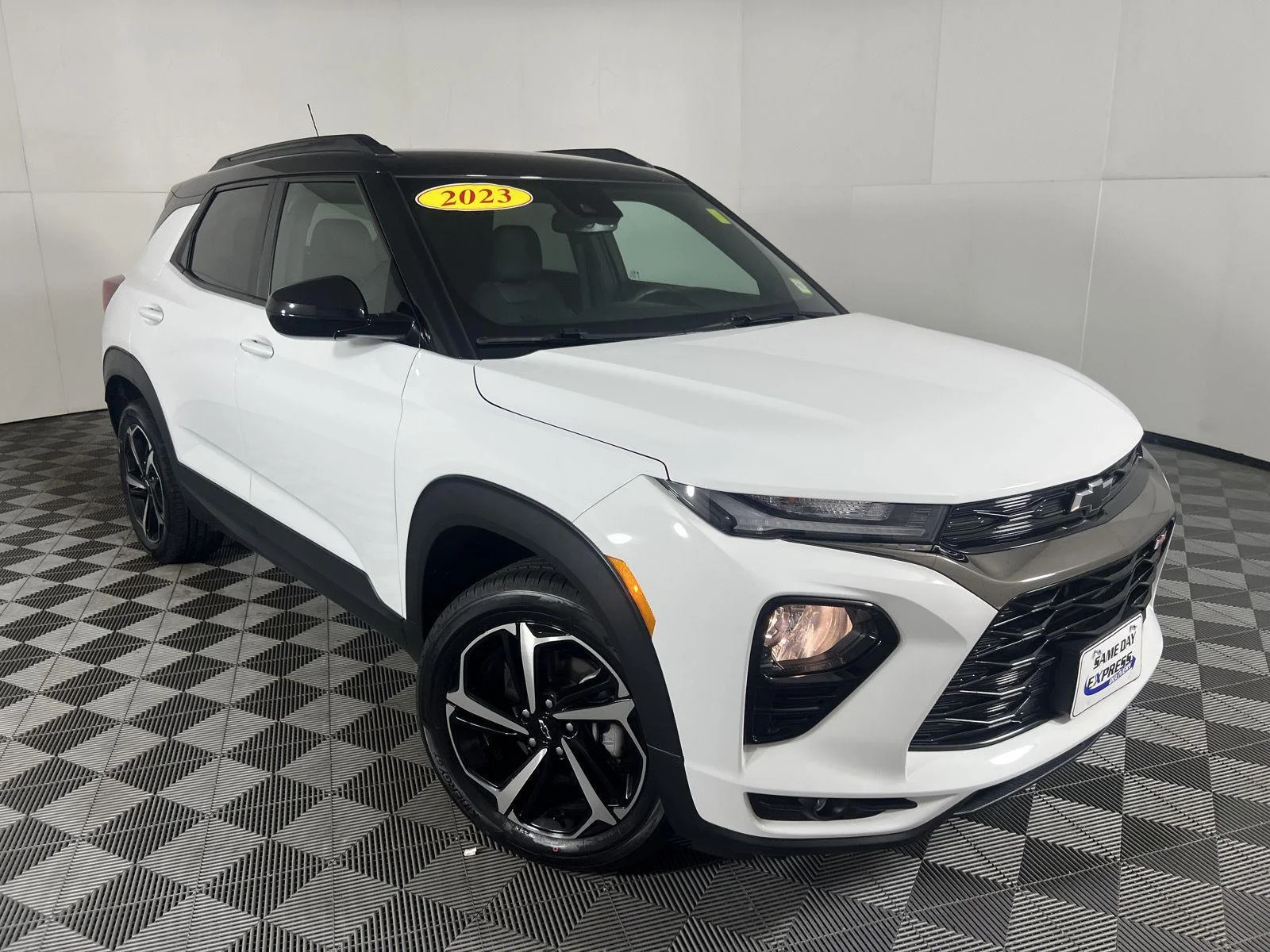 Used 2023 Summit White Chevrolet RS image 25