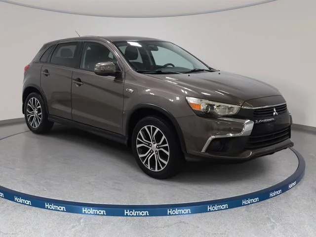 Used 2016 Black Mitsubishi ES image 4